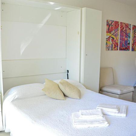 Monoambiente Super Amplio Y Comodo, Ideal Para Explorar La Ciudad Buenos Aires Ngoại thất bức ảnh