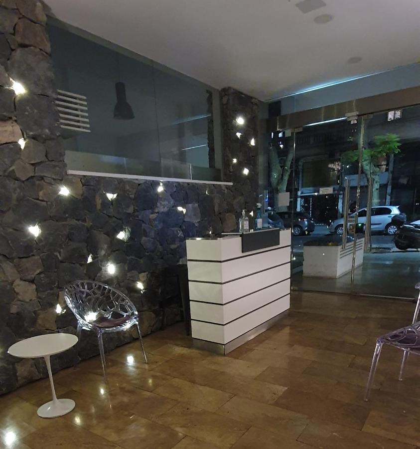 Monoambiente Super Amplio Y Comodo, Ideal Para Explorar La Ciudad Buenos Aires Ngoại thất bức ảnh