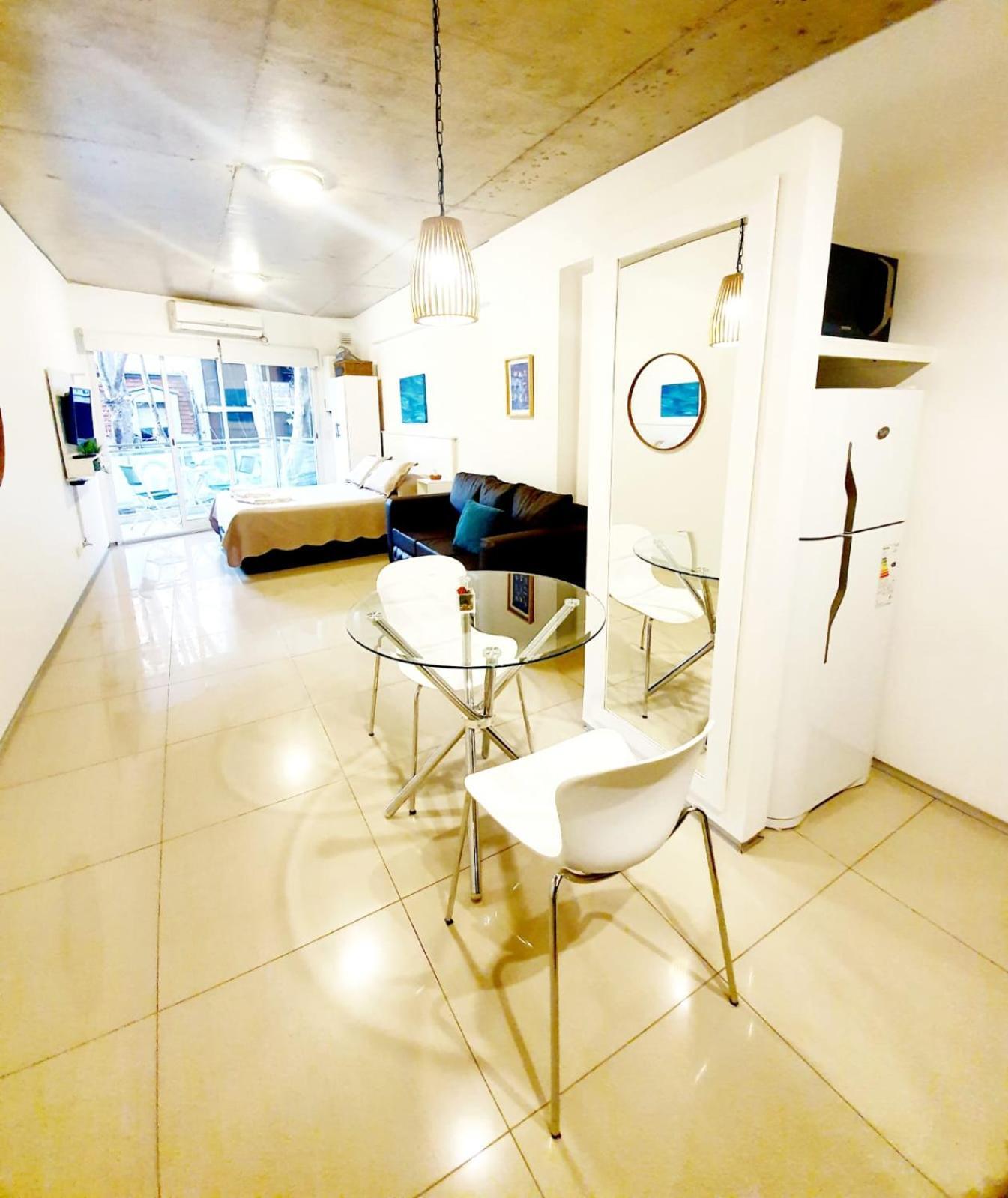 Monoambiente Super Amplio Y Comodo, Ideal Para Explorar La Ciudad Buenos Aires Ngoại thất bức ảnh