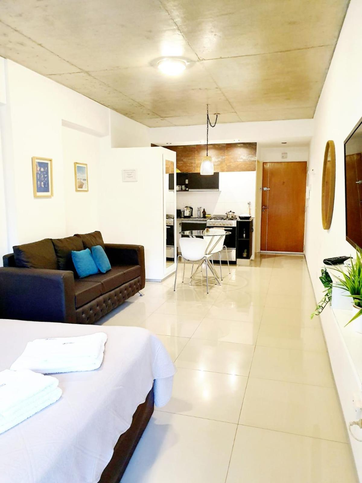 Monoambiente Super Amplio Y Comodo, Ideal Para Explorar La Ciudad Buenos Aires Ngoại thất bức ảnh